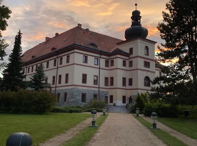 Zamek Lnare