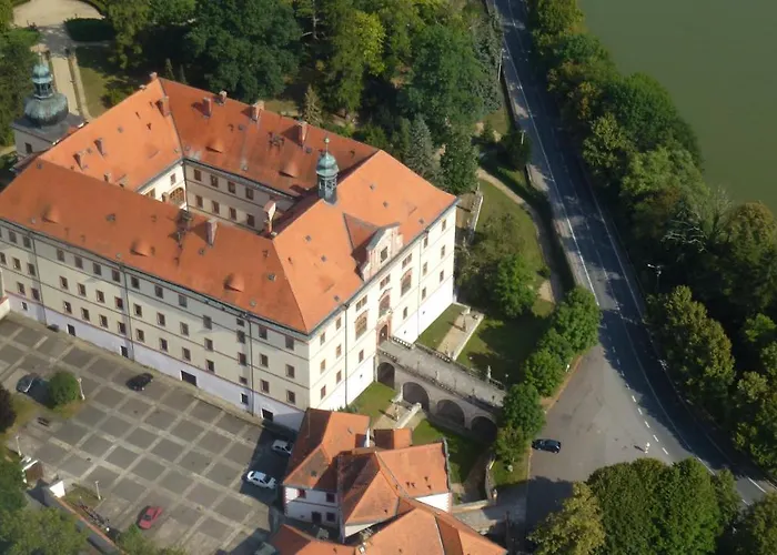Zamek * Lnare